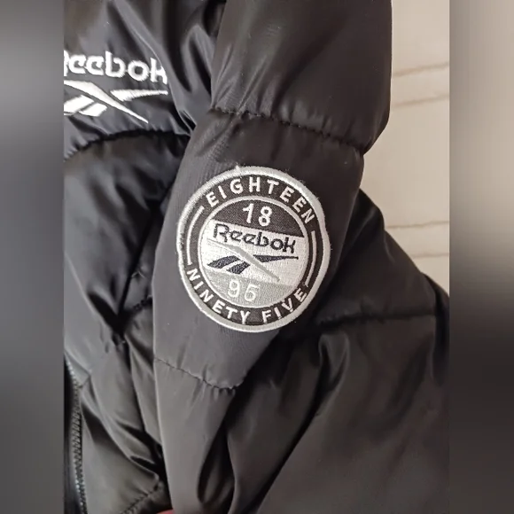 Reebok winter jacket (M) - Picture 2 of 5